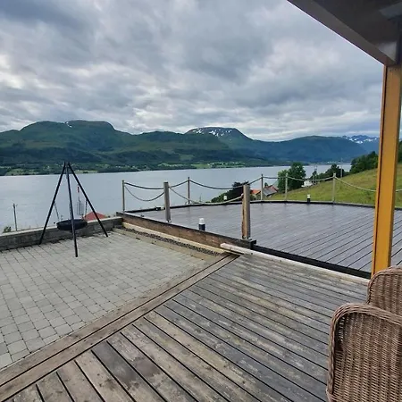 Kvernesfjorden Apartament *