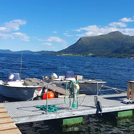 Kvernesfjorden *