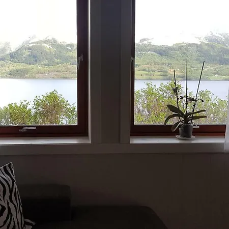 아파트 Kvernesfjorden *