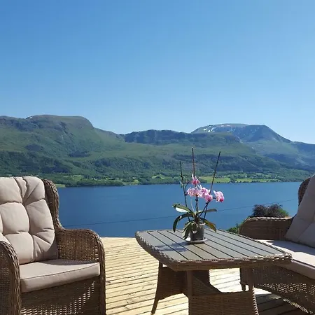 Kvernesfjorden * Steinsgrenda