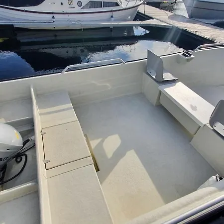 Kvernesfjorden Apartamento *