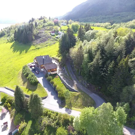 Kvernesfjorden Apartment Steinsgrenda